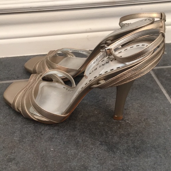 Gianni Bini Champagne heels 7.5 - Picture 3 of 5